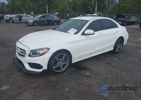 2015 Mercedes-Benz C 300 Sport из США, поврежденный, VIN 55SWF4JB0FU046159